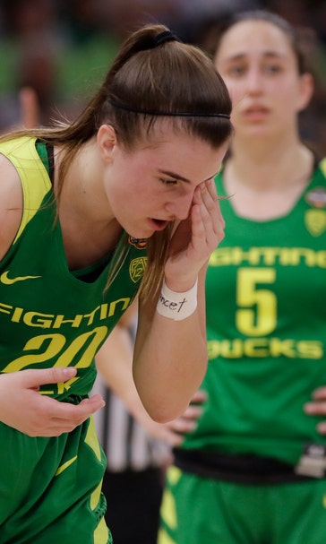 Sabrina Ionescu decides to stay at Oregon for senior season